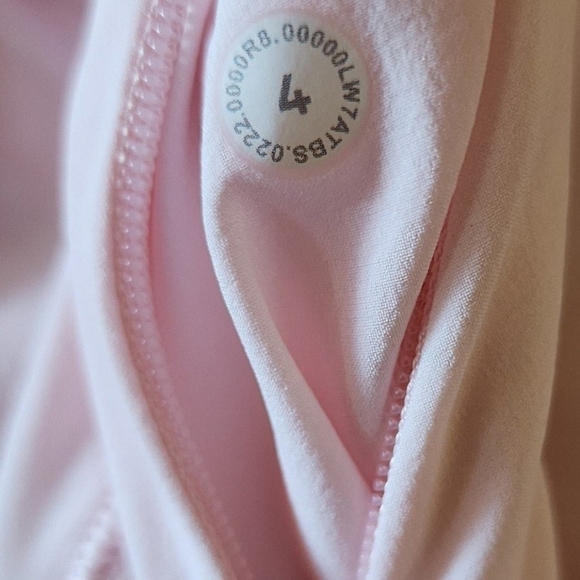 Lululemon Tracker Shorts Strawberry Milkshake - Picture 5 of 7